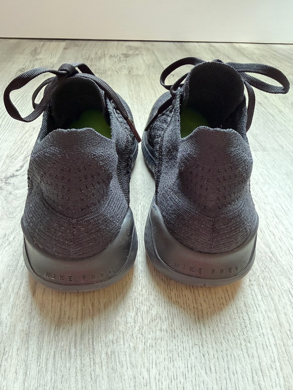 Nike - Women’s Black Knit Running Sneakers with Neon Green Insole - size 6.5 - Picture 3 of 7